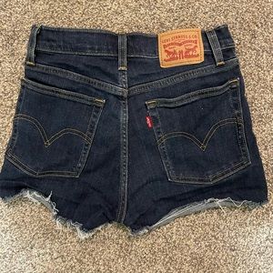 Levi Shorts Size 27
